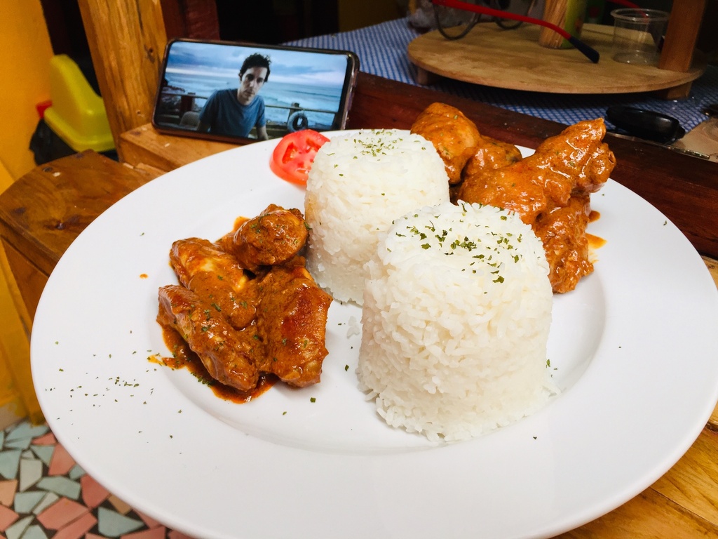 Assiette Ailles de  Poulet au Curry